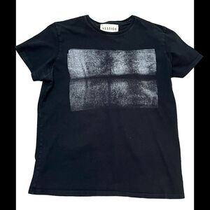 Vestige Infinite Perspective Short Sleeve Crewneck Graphic Tee S Grunge Mature